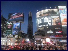 Toronto by night 49 - Dundas Square